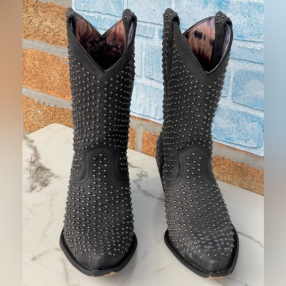 Laredo cowboy boots studded size 9.5 - Picture 2 of 10